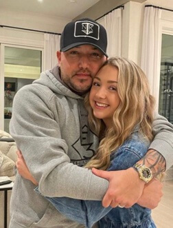 Keeley Williams with her father, Jason Aldean. 